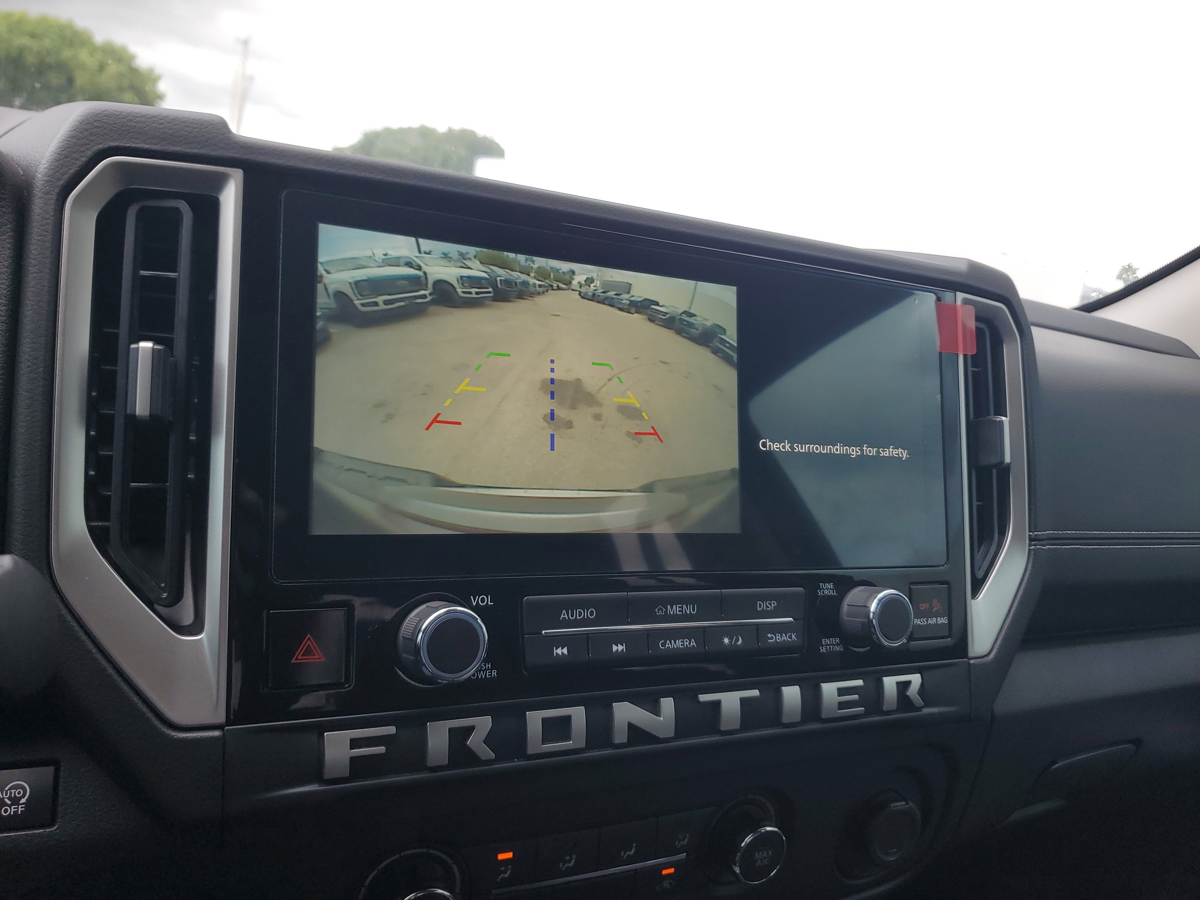 Used 2025 Nissan Frontier SV image 10