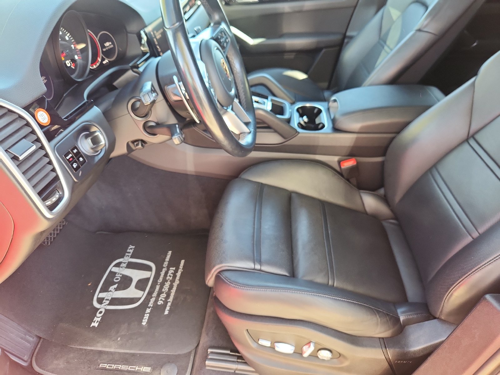 Used 2021 Porsche Cayenne Coupe AWD/4WD image 10