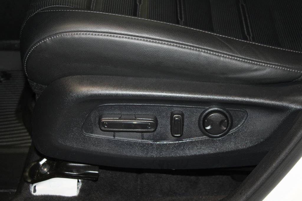 Used 2025 Honda CR-V EX-L image 13