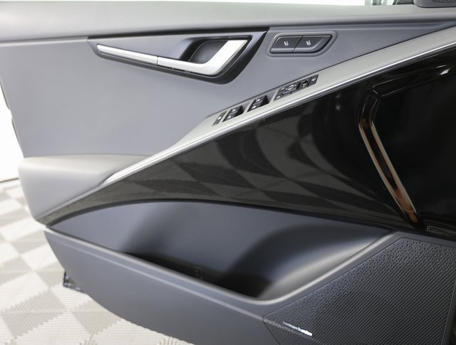 New 2025 Kia Niro SX image 25