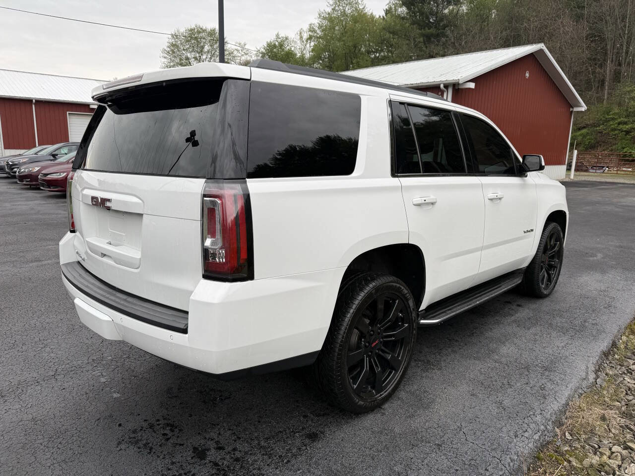 Used 2017 GMC Yukon SLT AWD/4WD image 18