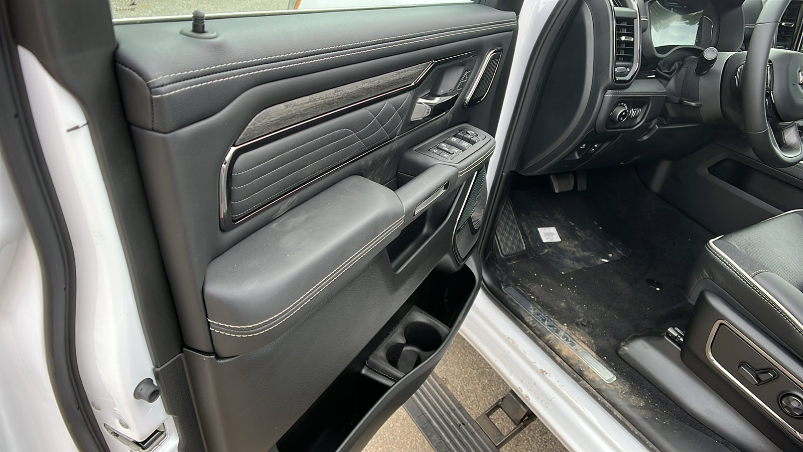 New 2026 RAM 1500 Limited AWD/4WD image 14