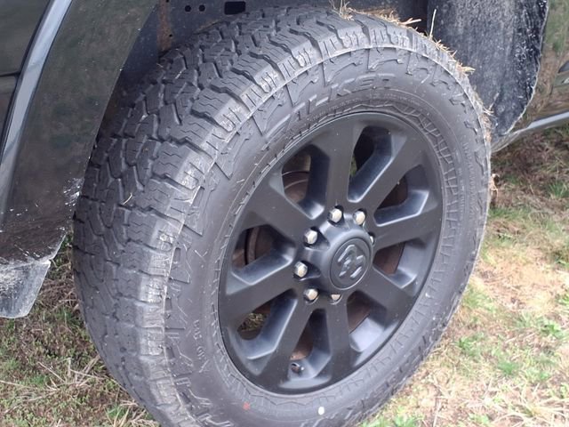 Used 2019 RAM 2500 Laramie w/ Black Appearance Package image 9