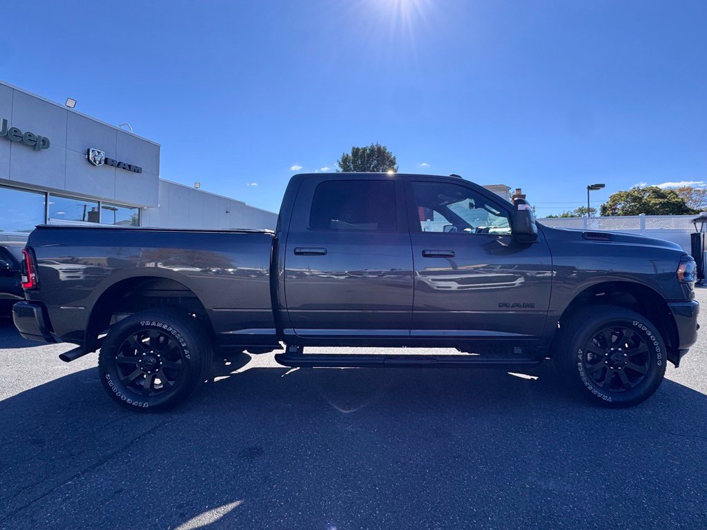 Certified 2024 RAM 2500 Big Horn w/ Night Edition AWD/4WD image 9