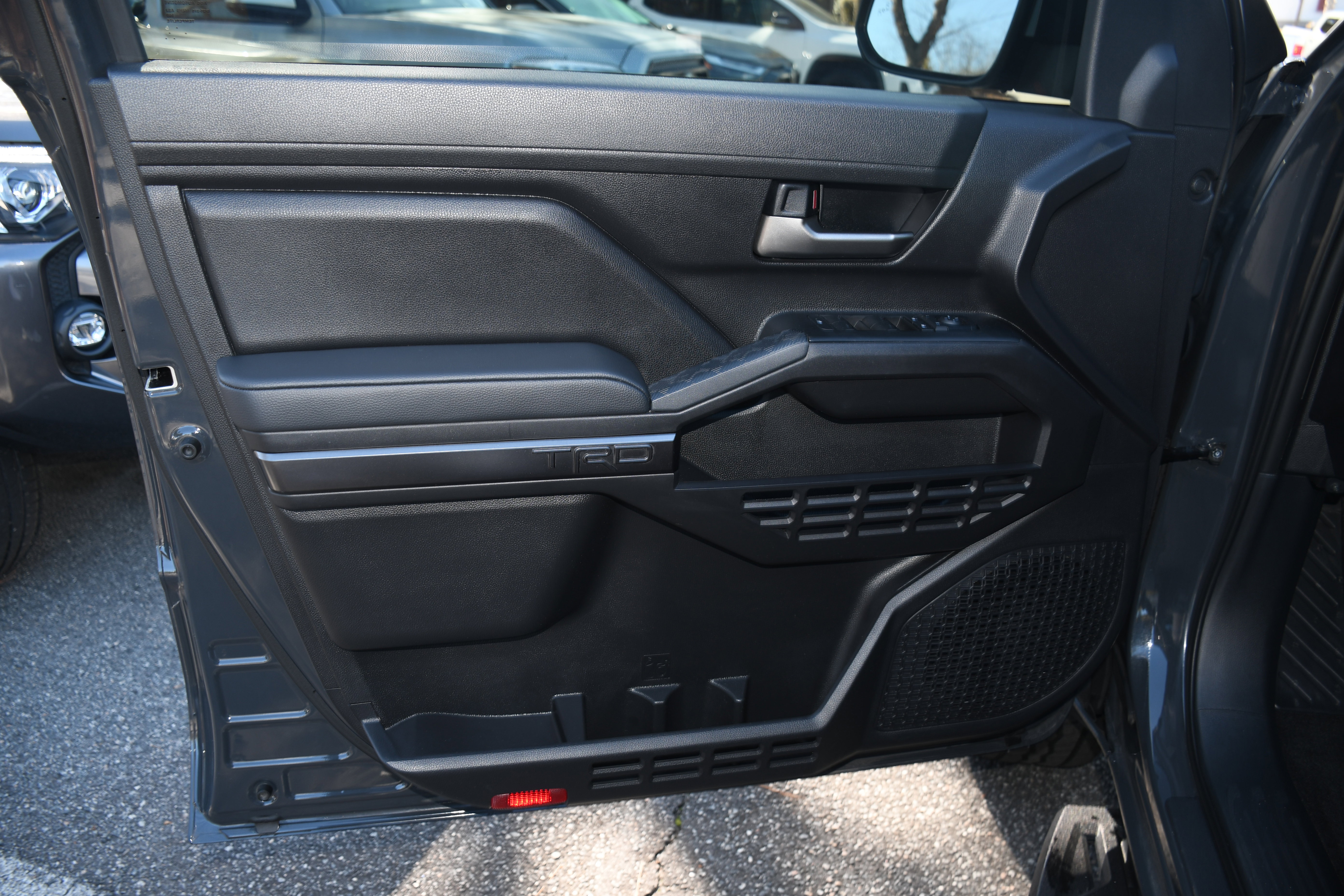 Used 2024 Toyota Tacoma TRD Off-Road AWD/4WD image 9