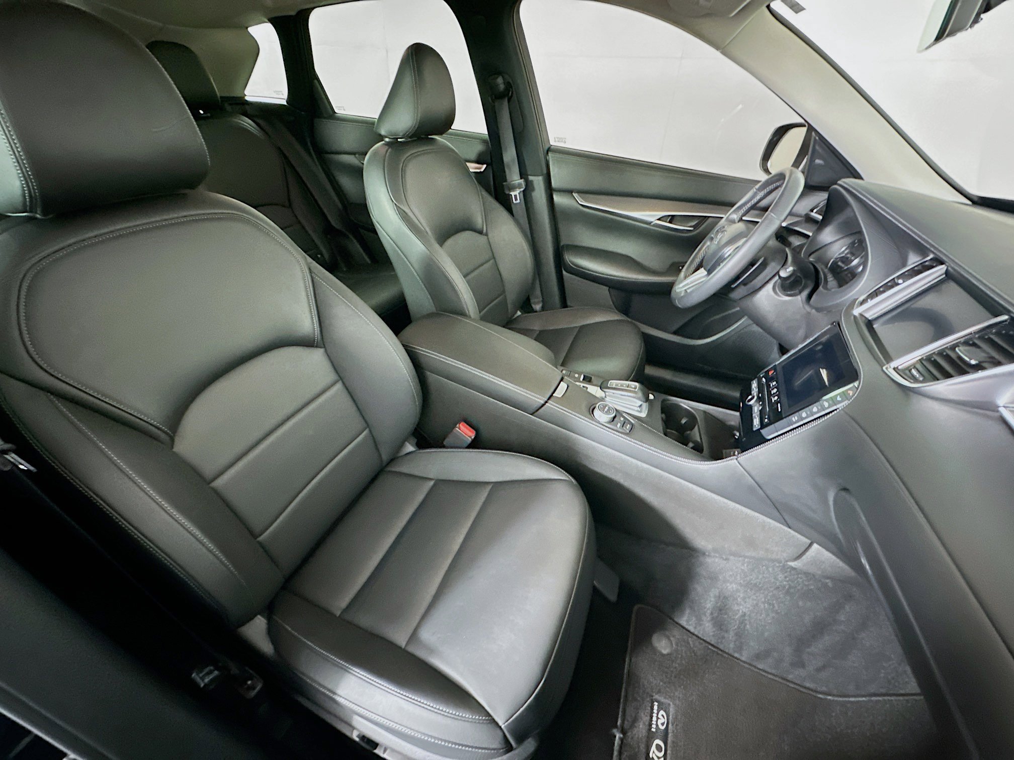 Used 2023 INFINITI QX50 Pure image 31