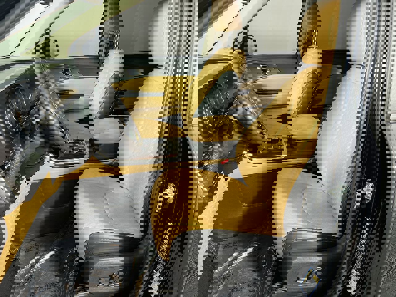 Used 2023 Kia Carnival LX image 12