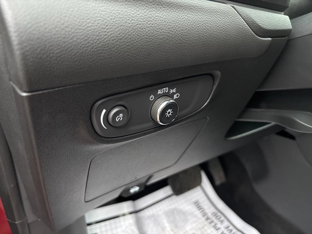 Used 2024 Buick Encore GX Sport Touring w/ Advanced Technology Package AWD/4WD image 23