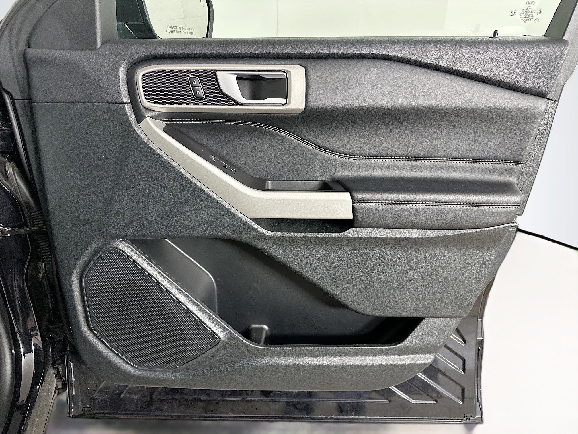 Used 2024 Ford Explorer XLT w/ Equipment Group 202A image 32