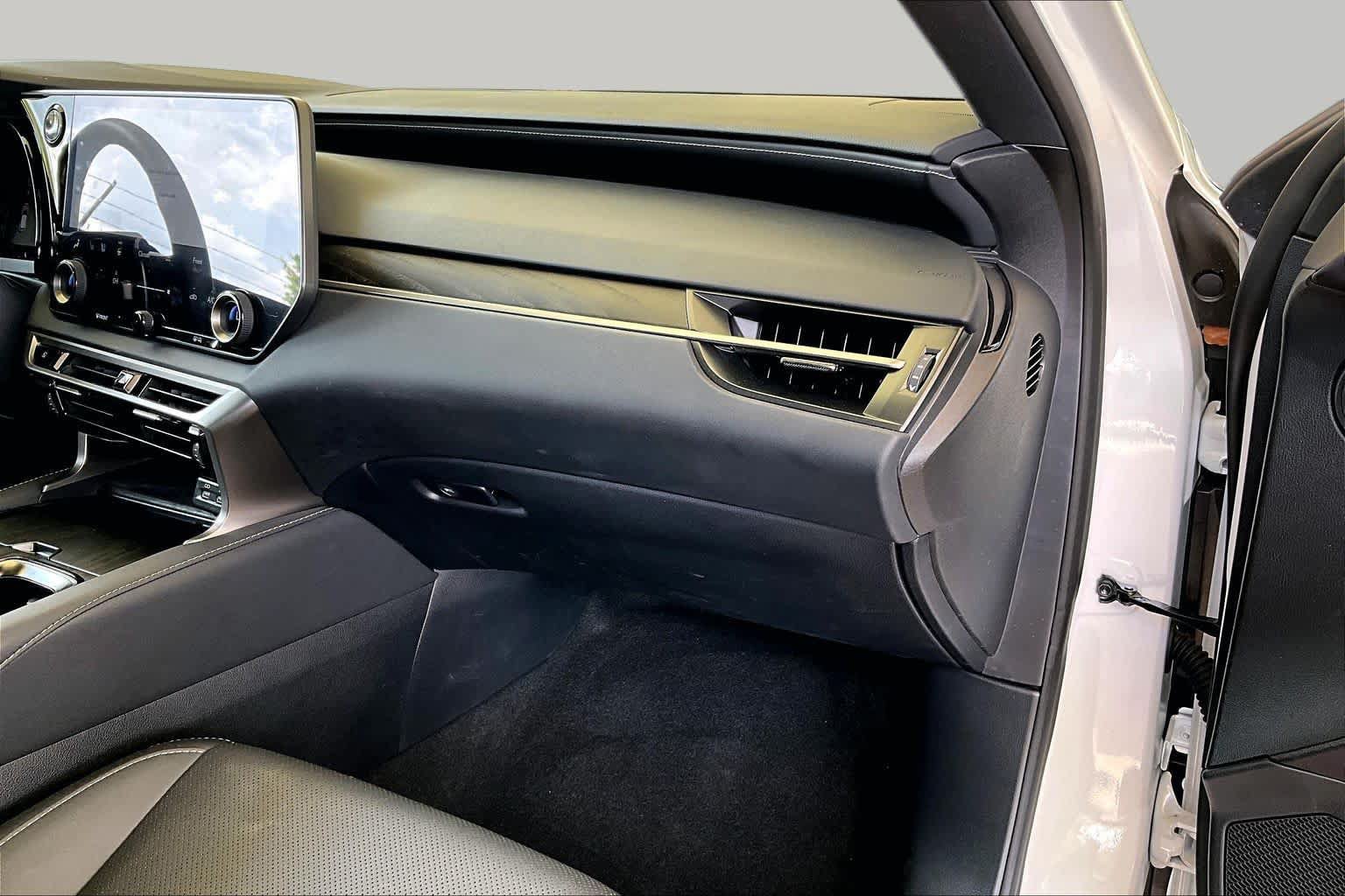 Used 2026 Lexus RX 350 Premium w/ Accessory Package (2T) FWD image 16