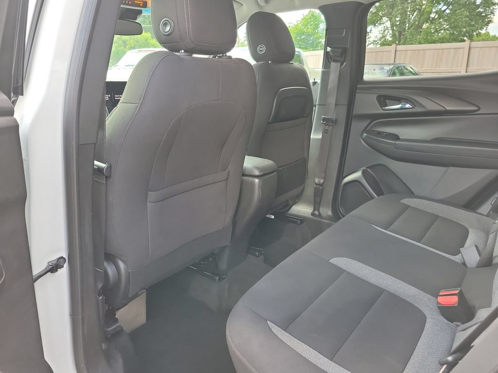 Used 2025 Chevrolet TrailBlazer LT AWD/4WD image 17