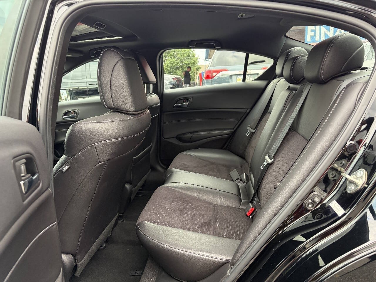 Used 2017 Acura ILX FWD image 9