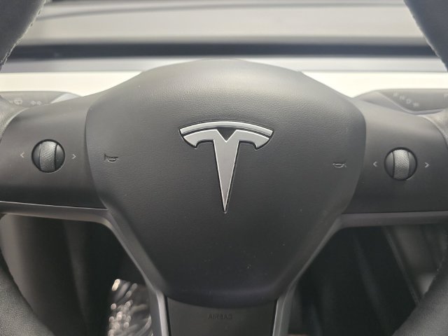 Used 2025 Tesla Model Y Long Range AWD/4WD image 12