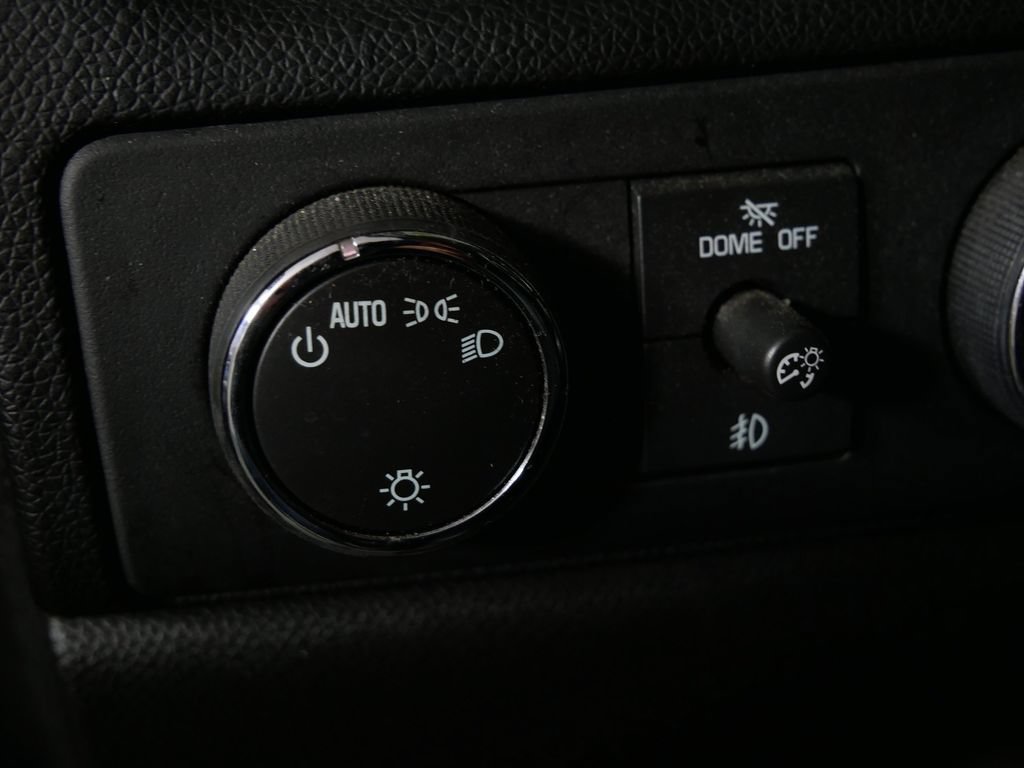 Used 2013 GMC Yukon SLT w/ SLT-2 Equipment Package AWD/4WD image 18