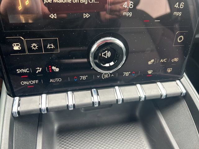 New 2026 GMC Terrain AT4 w/ LPO, Floor Liner Package AWD/4WD image 19