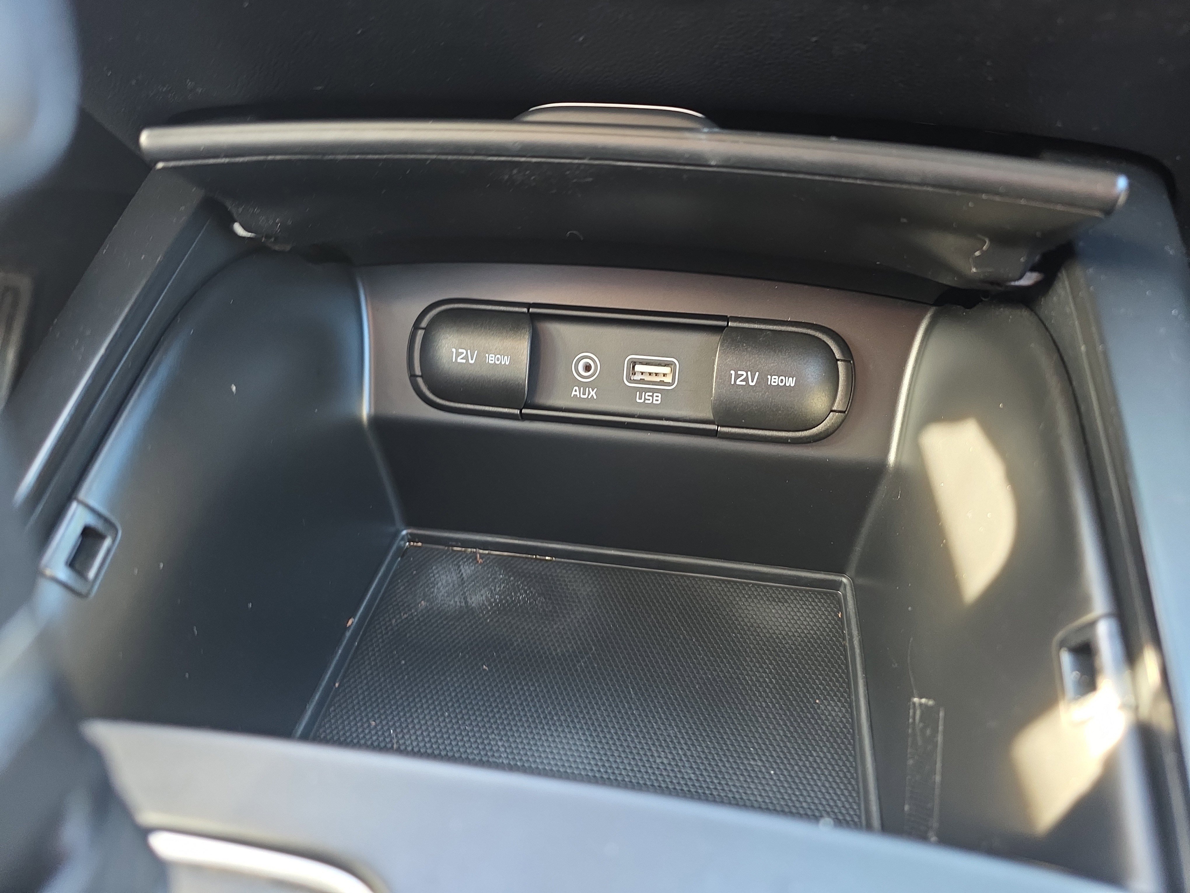 Used 2019 Kia Sorento LX image 41