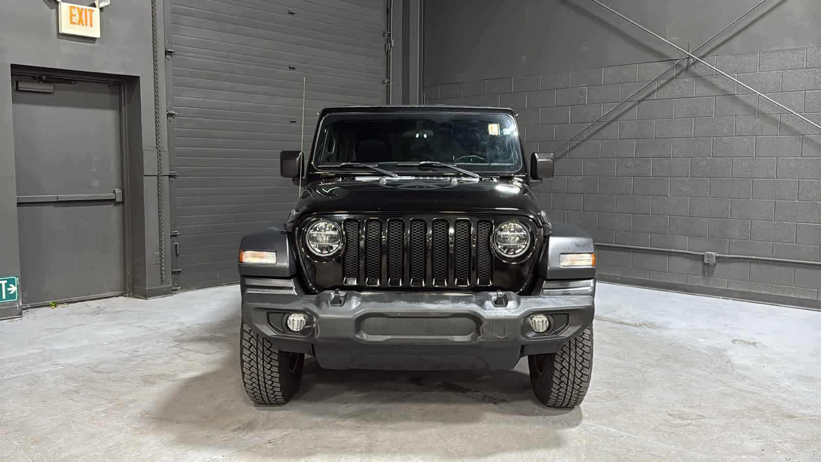 Used 2020 Jeep Wrangler Unlimited Sport AWD/4WD image 2