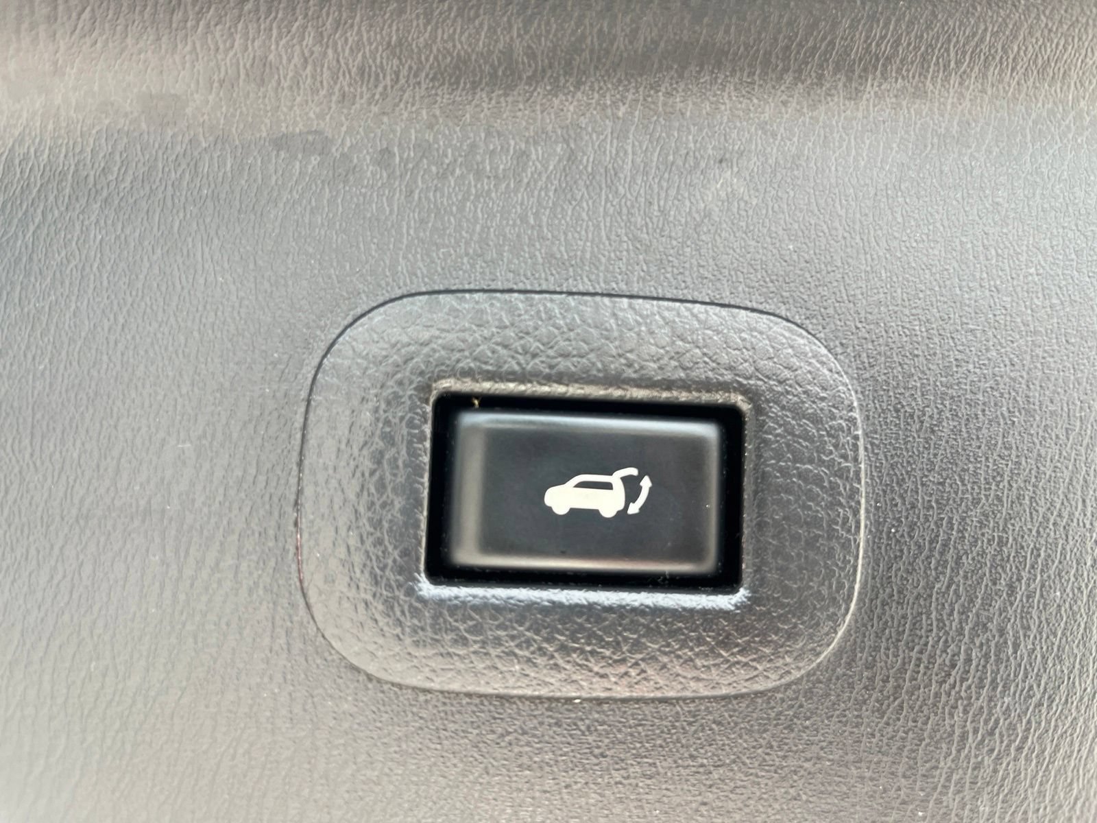 Used 2019 Nissan Armada SV w/ Driver Package RWD image 32