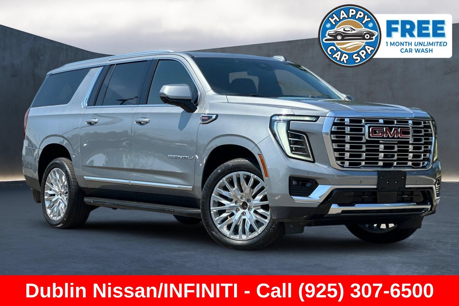 Used 2025 GMC Yukon XL Denali AWD/4WD image 1