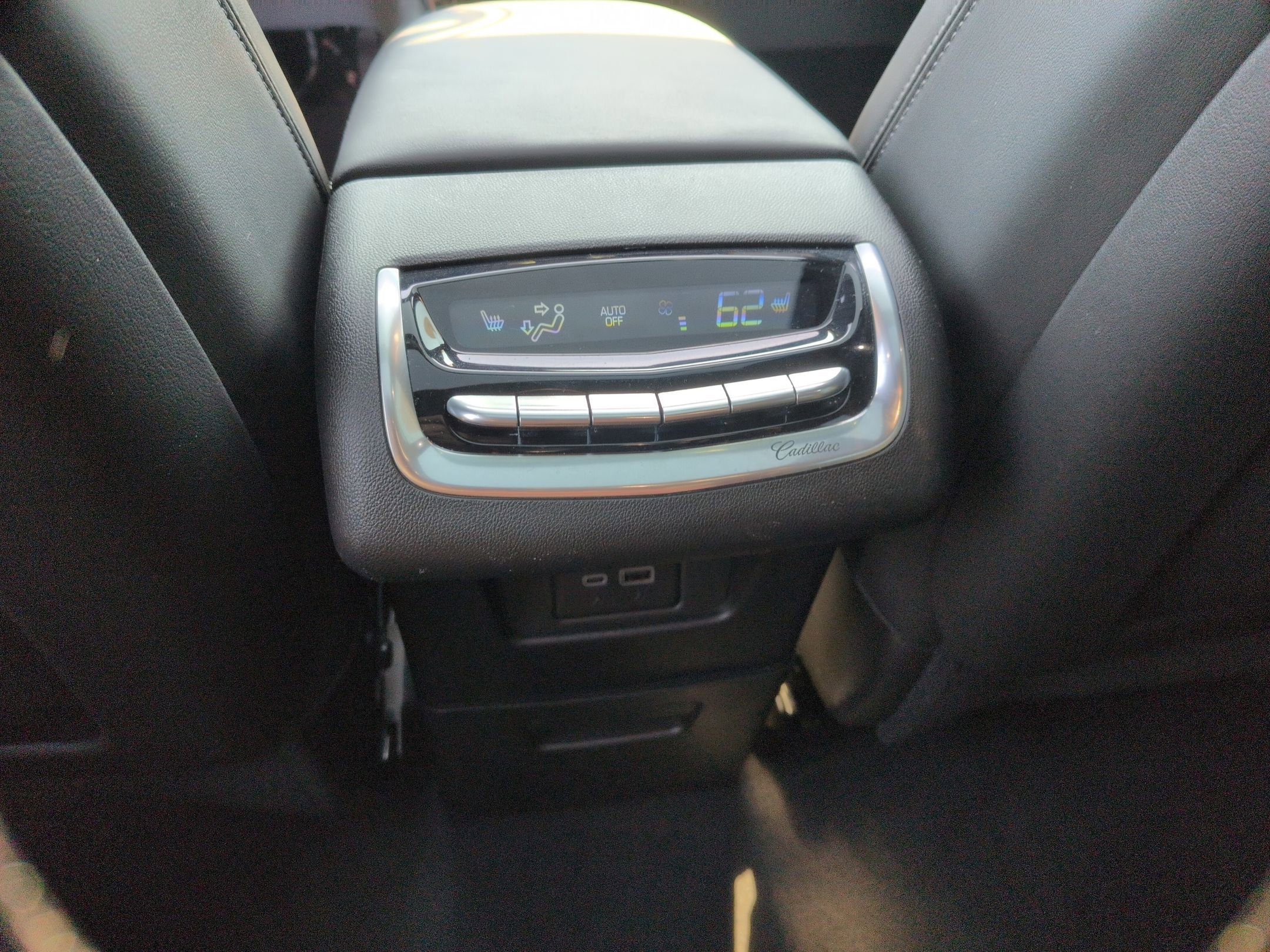 Certified 2024 Cadillac XT6 Premium Luxury w/ LPO, Floor Liner Package AWD/4WD image 20