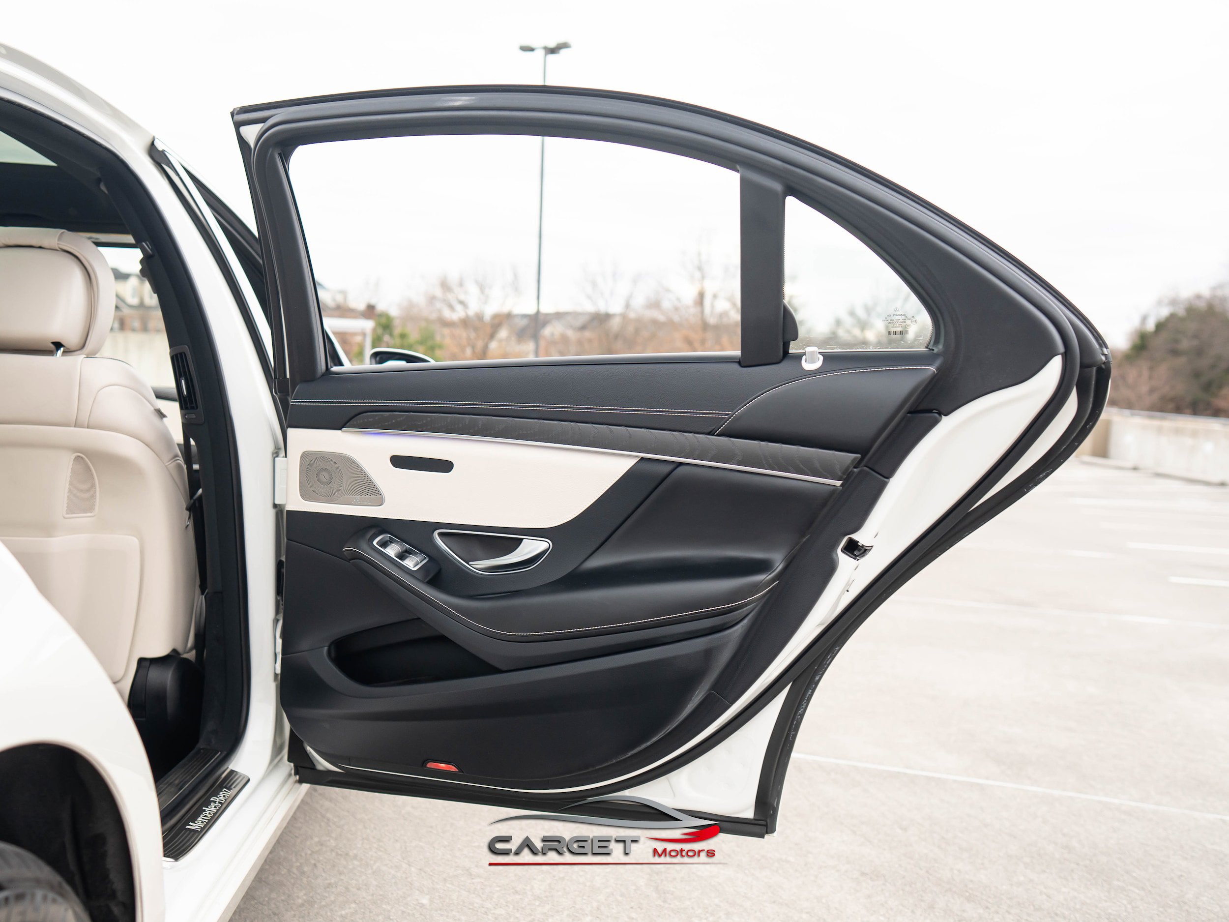 Used 2018 Mercedes-Benz S 560 Sedan image 46