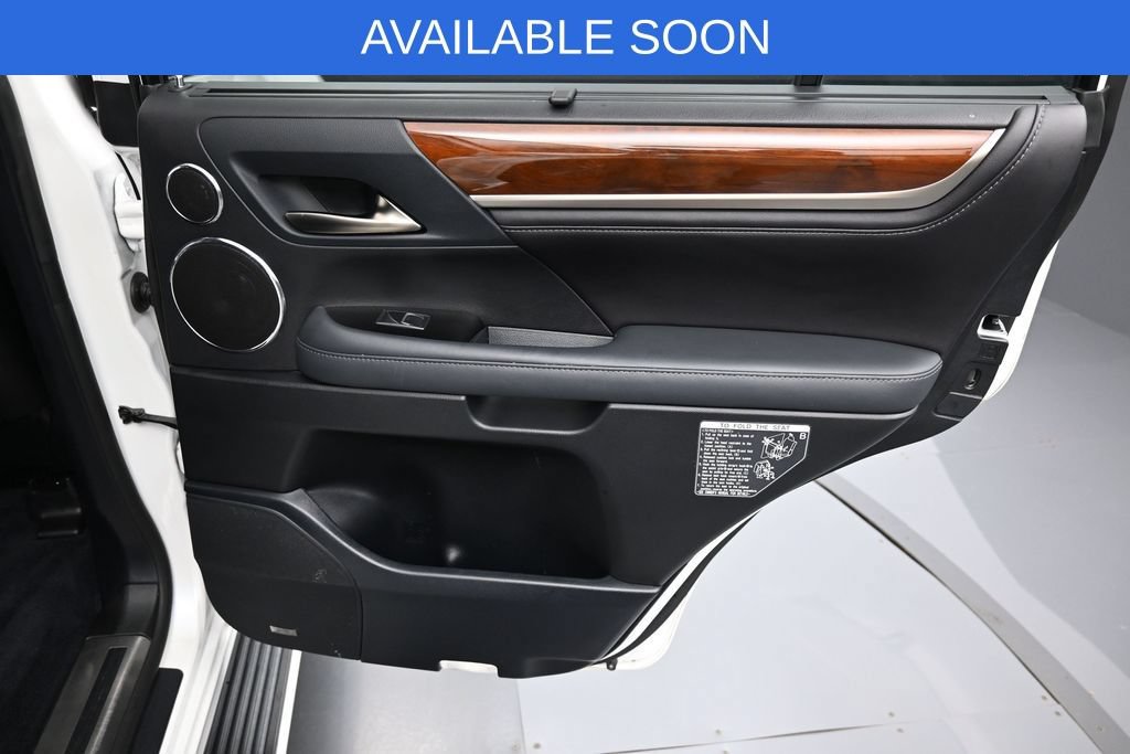 Used 2016 Lexus LX 570 4WD w/ Luxury Package image 43