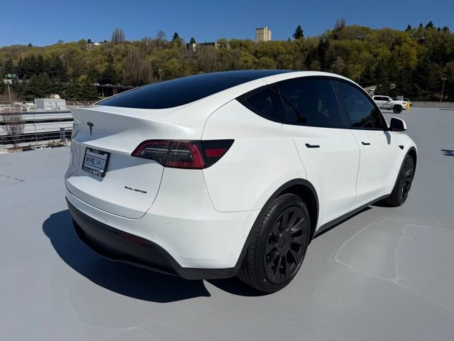 Used 2021 Tesla Model Y Long Range image 3