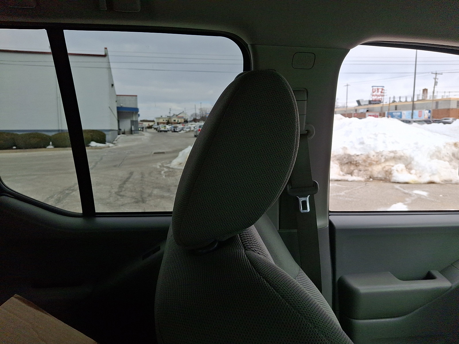 Used 2020 Nissan Frontier SV image 13