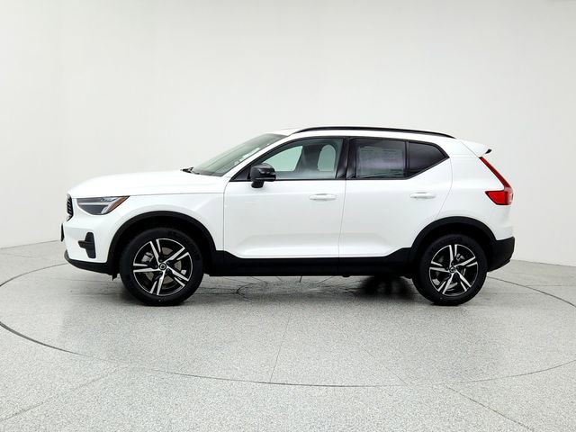 New 2026 Volvo XC40 B5 Core w/ Climate Package image 8