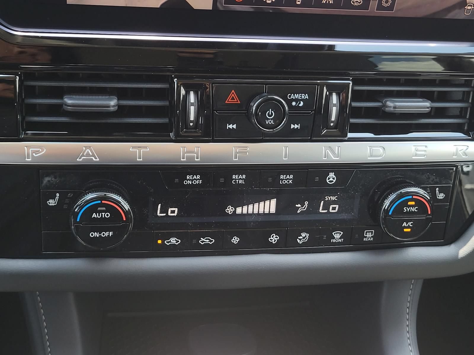 New 2026 Nissan Pathfinder SL FWD image 23