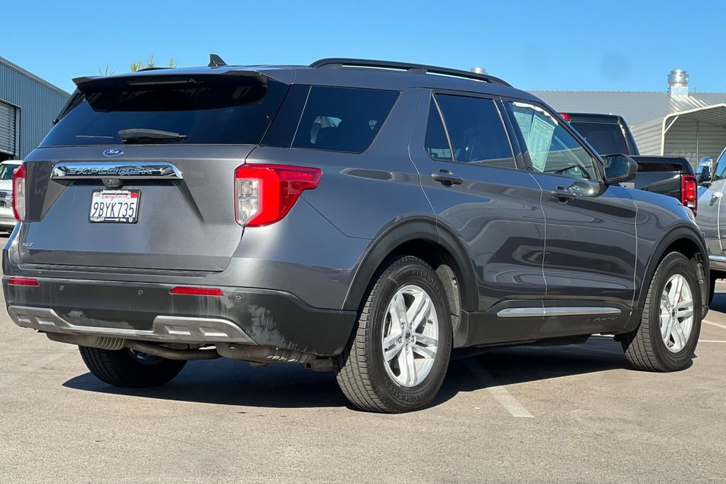 Used 2022 Ford Explorer XLT w/ Equipment Group 202A RWD image 4