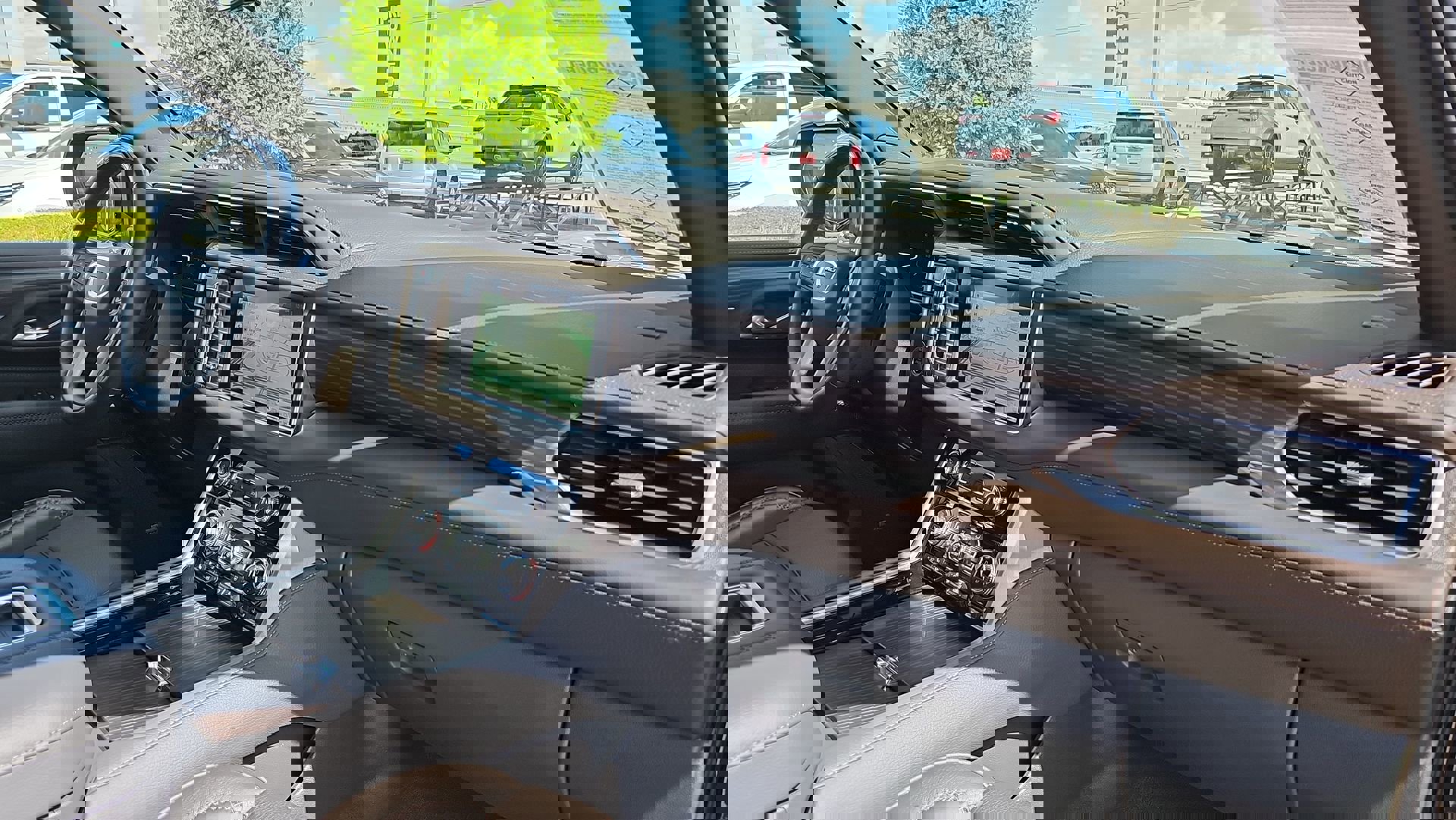 Used 2024 GMC Yukon XL Denali w/ Denali Reserve Package image 31