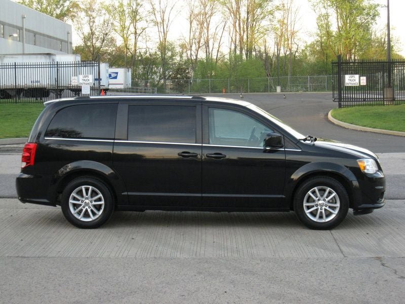 Used 2018 Dodge Grand Caravan SXT FWD image 9