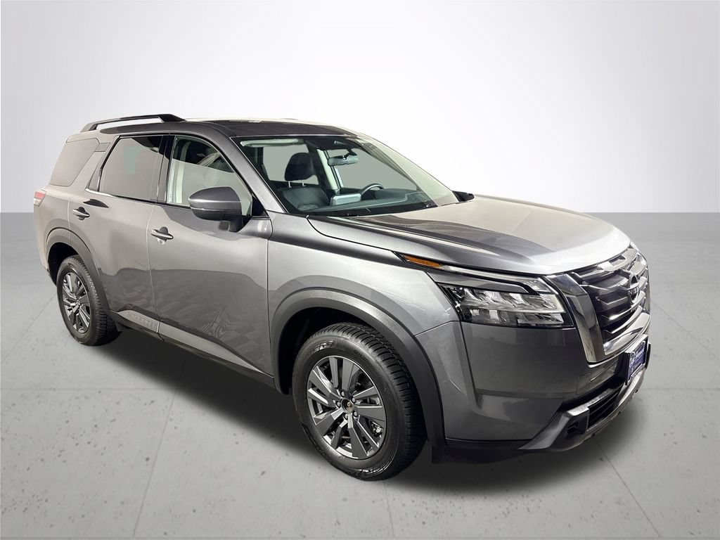 Used 2022 Nissan Pathfinder SV AWD/4WD image 4
