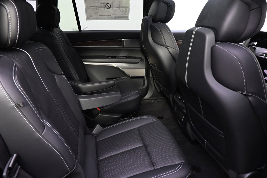 New 2026 Cadillac Vistiq Sport image 18