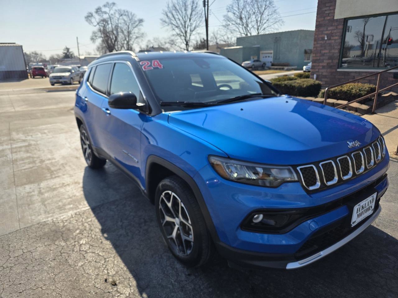 Used 2024 Jeep Compass Limited image 4
