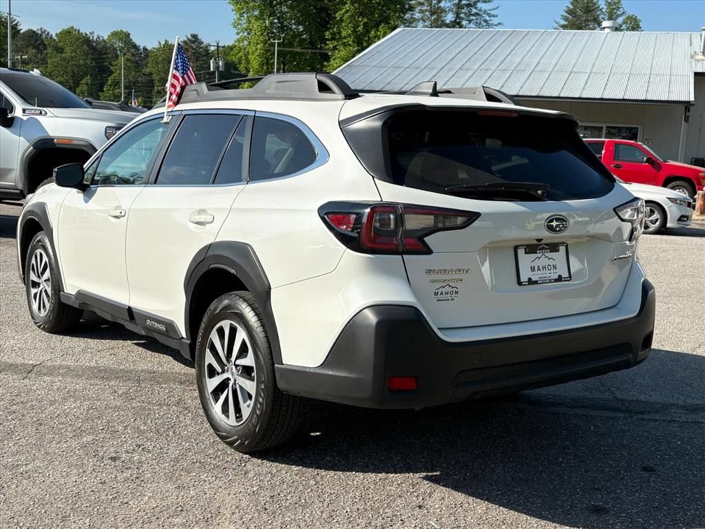 Used 2024 Subaru Outback Premium AWD/4WD image 7