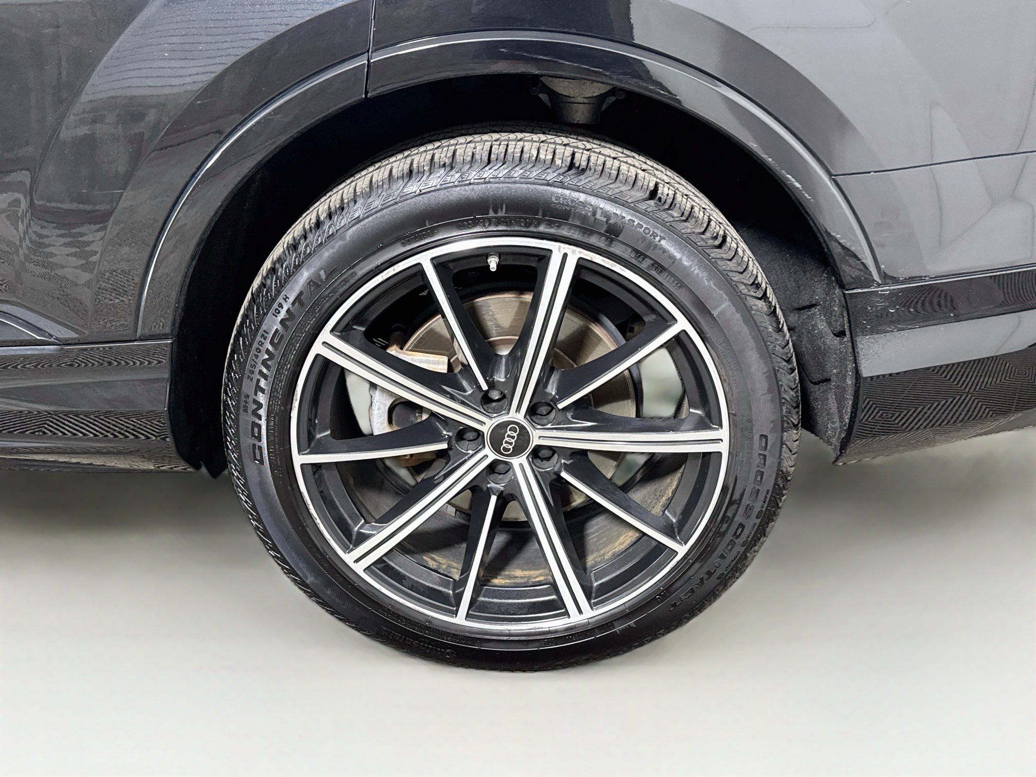 Used 2023 Audi Q7 3.0T Premium Plus w/ Premium Plus Package AWD/4WD image 25