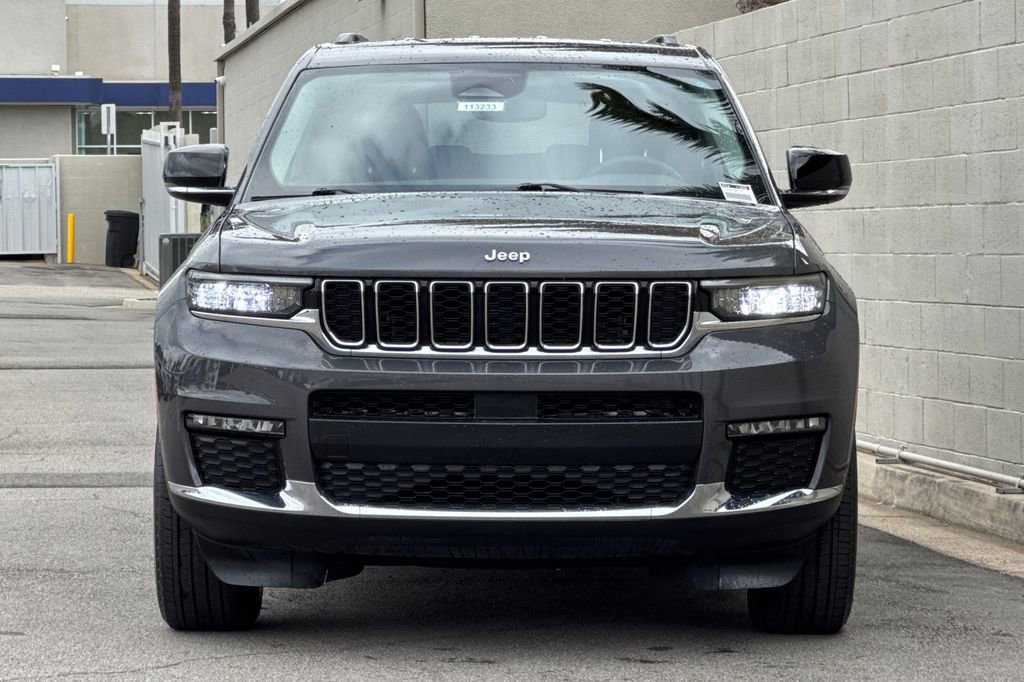 Used 2023 Jeep Grand Cherokee L Limited RWD image 11