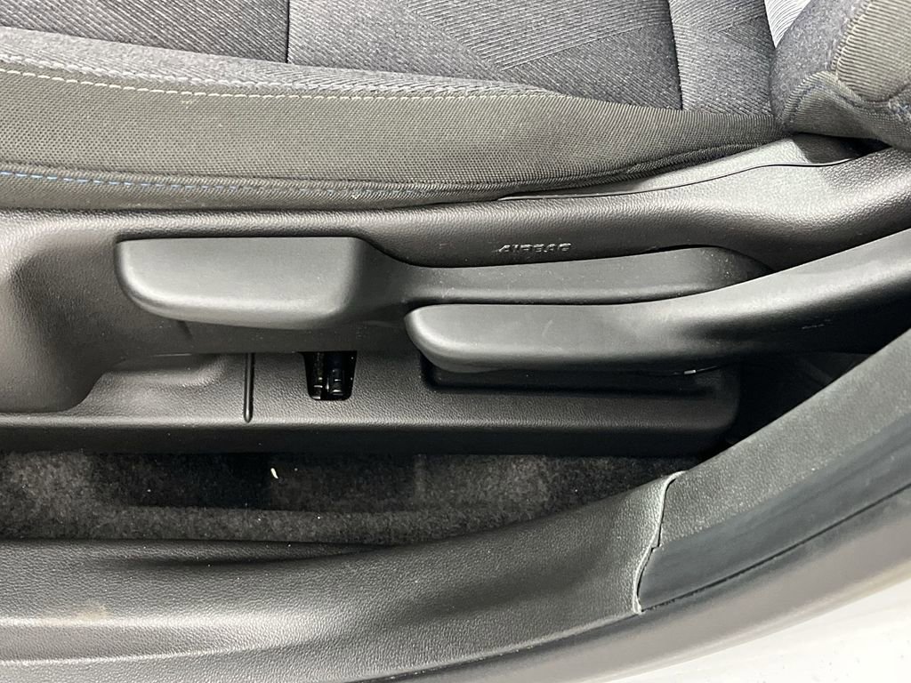 Used 2025 Chevrolet Trax LS w/ LS Convenience Package image 12