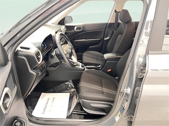 Used 2025 Hyundai Venue SEL image 16