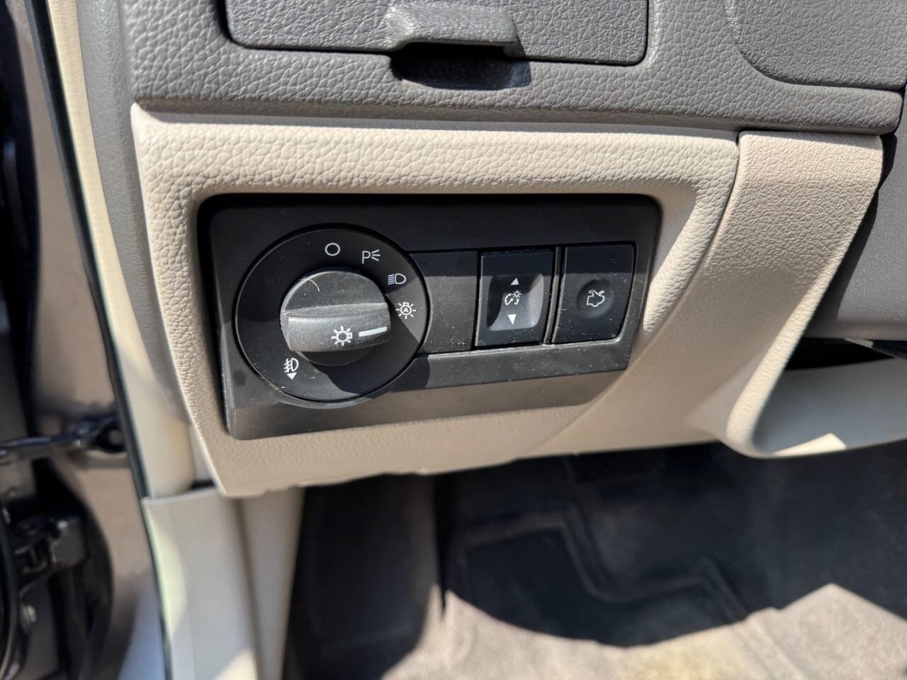 Used 2012 Ford Fusion SE FWD image 12