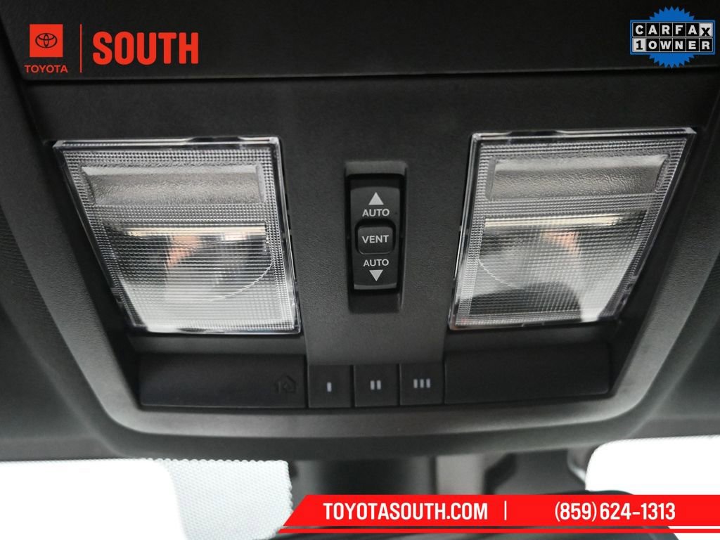 Used 2023 Dodge Challenger R/T w/ Blacktop Package image 20