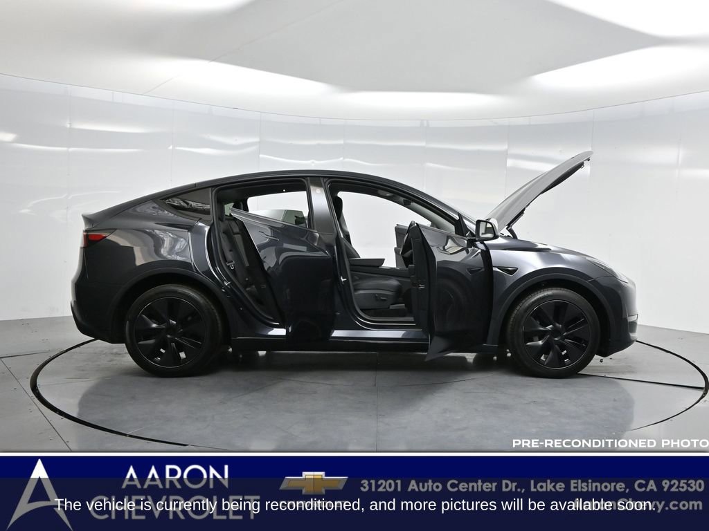 Used 2025 Tesla Model Y Long Range image 3