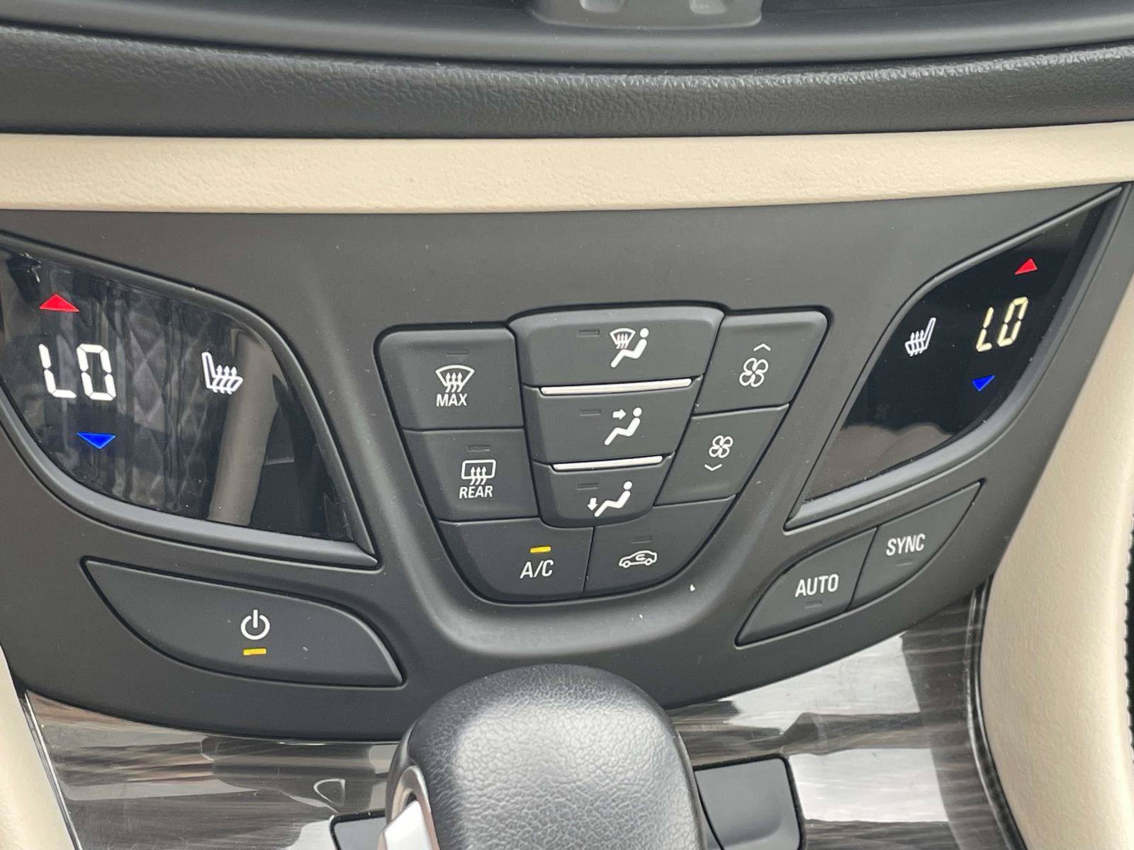 Used 2019 Buick Envision Essence FWD image 21