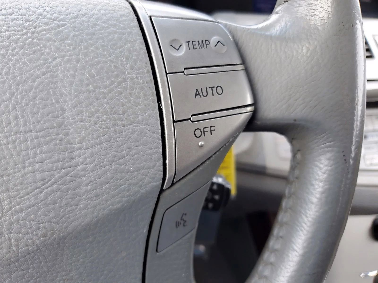 Used 2008 Toyota Avalon XL image 25