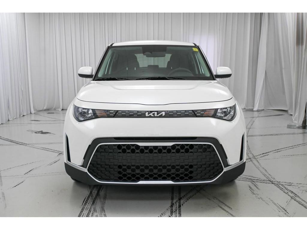 Used 2025 Kia Soul LX image 3