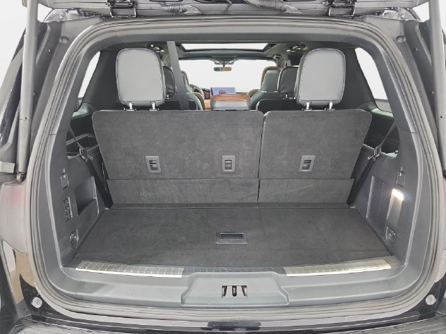 Certified 2024 Lincoln Navigator Reserve AWD/4WD image 32