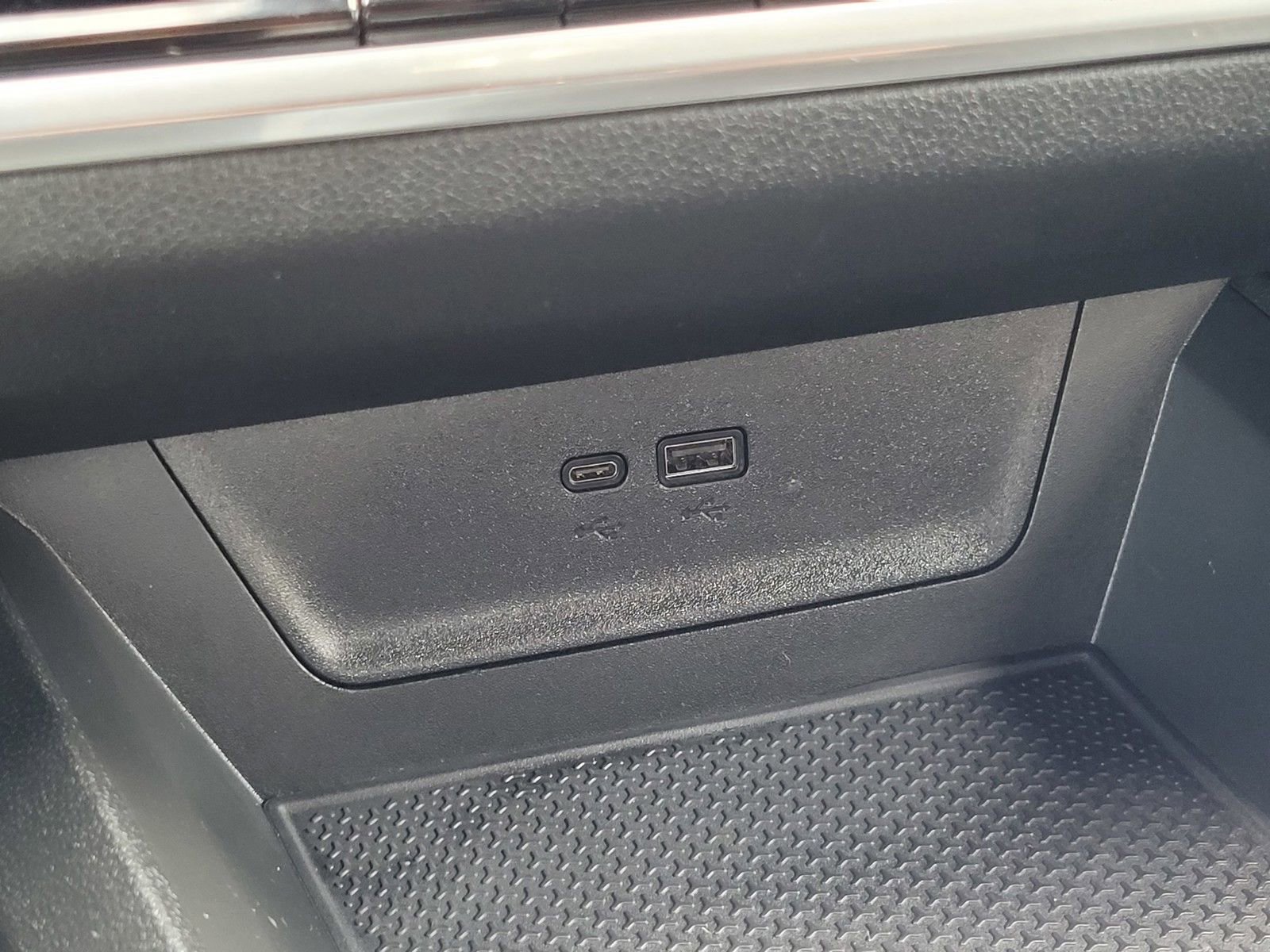 Used 2025 Chevrolet Equinox LT image 24