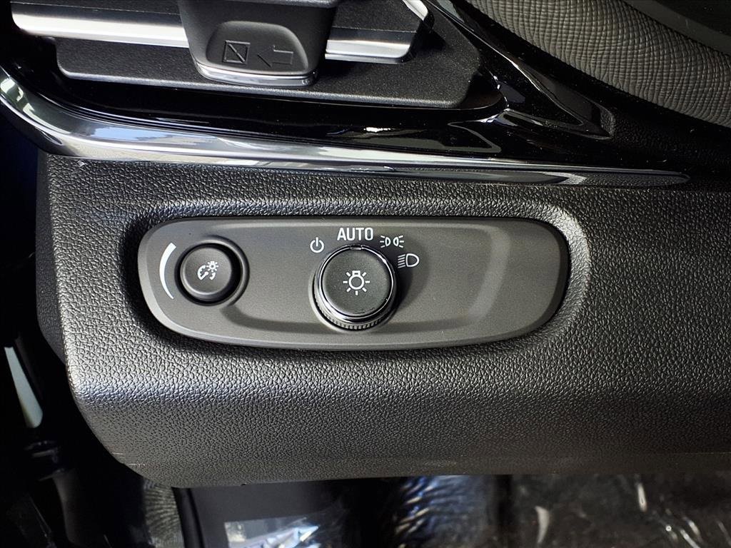 New 2026 Buick Envista Sport Touring image 24